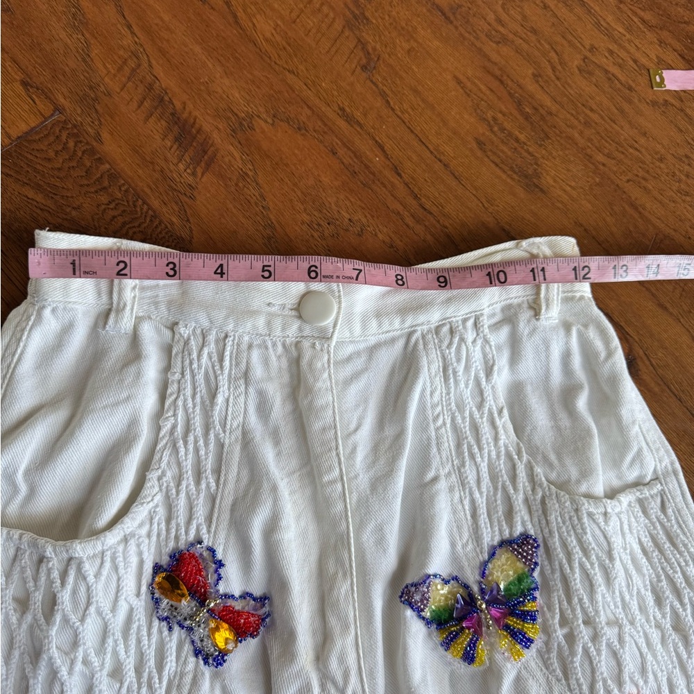 Vintage Cedars  High Waited White Shorts‎ - Picture 12 of 14
